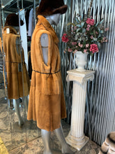 Load image into Gallery viewer, Light Whiskey Gold Color Sheared Mink Fur Vest
