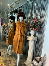 Load image into Gallery viewer, Light Whiskey Gold Color Sheared Mink Fur Vest
